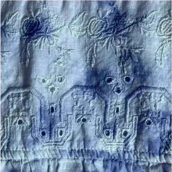 Pilcro Anthropologie the Cate Classic Button Down
Long Sleeve Size Small - Picture 8 of 12